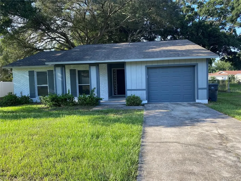 404 King Louis Court Seffner FL 33584