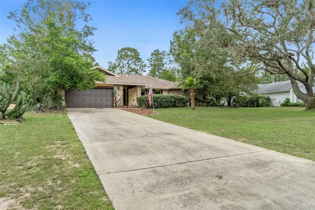 114 Oak Village Boulevard Homosassa FL 34446