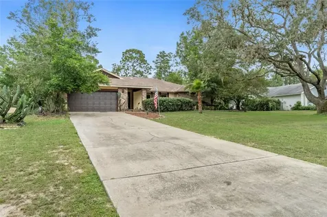 114 Oak Village Boulevard Homosassa FL 34446