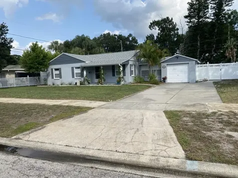 8140 35th Avenue N St Petersburg FL 33710