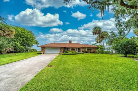 7135 N Shore Drive Leesburg FL 34788