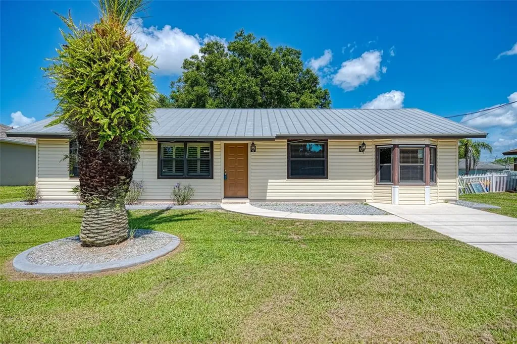 6270 Spinnaker Boulevard Englewood FL 34224