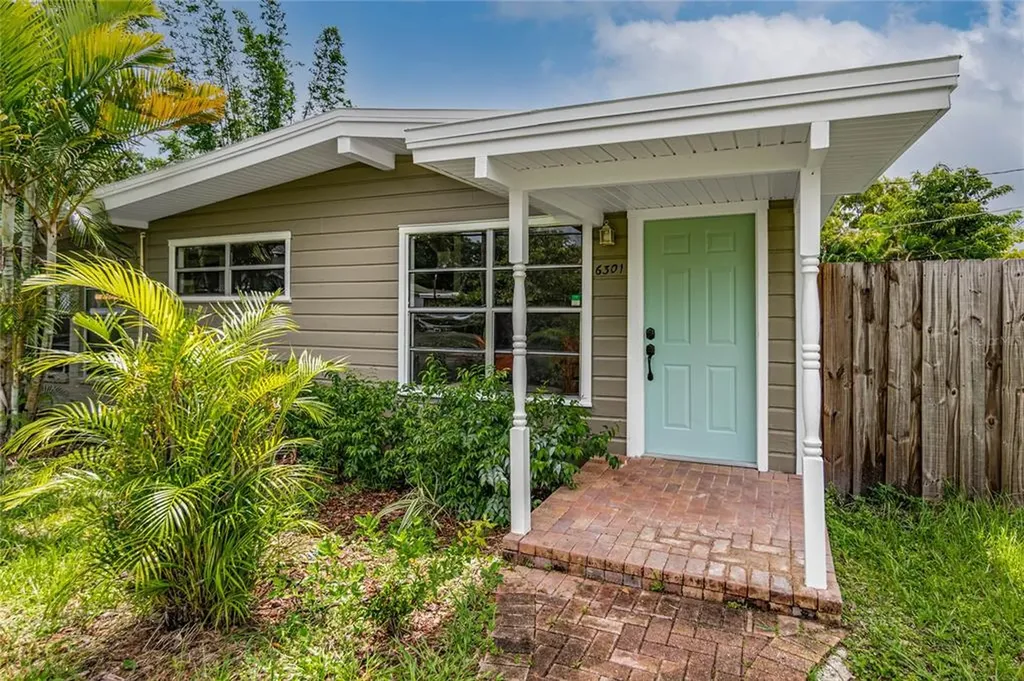 6301 S Richard Avenue Tampa FL 33616