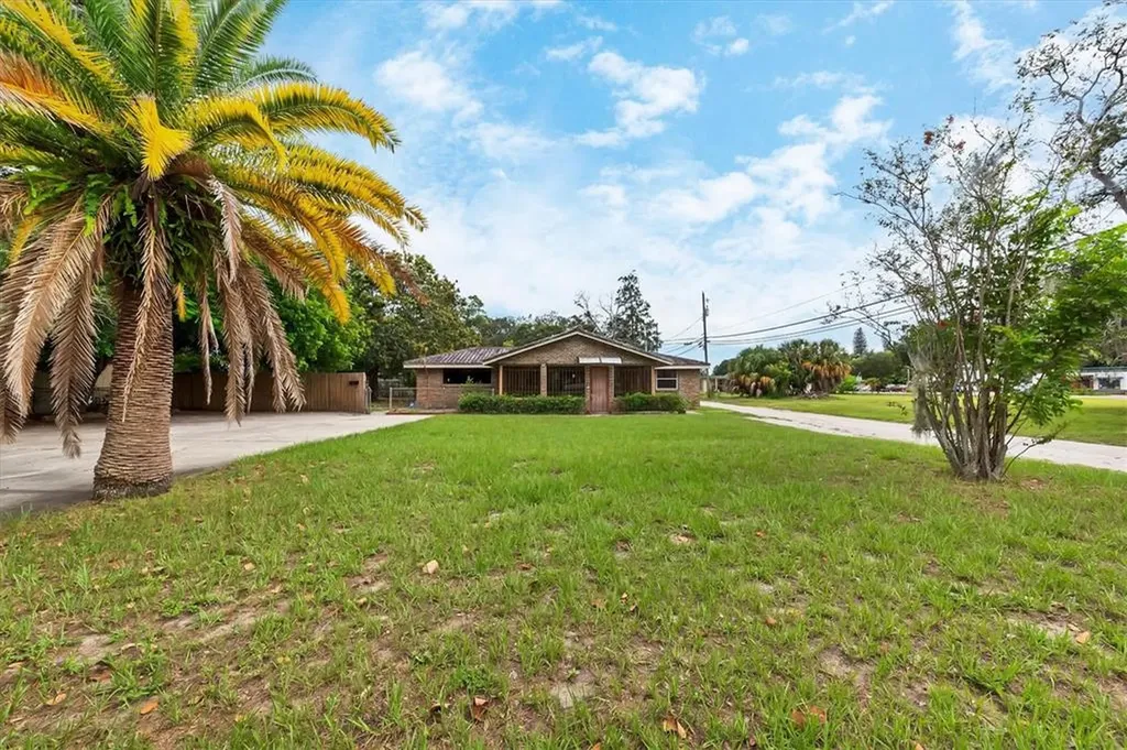 4834 12th Avenue S St Petersburg FL 33711