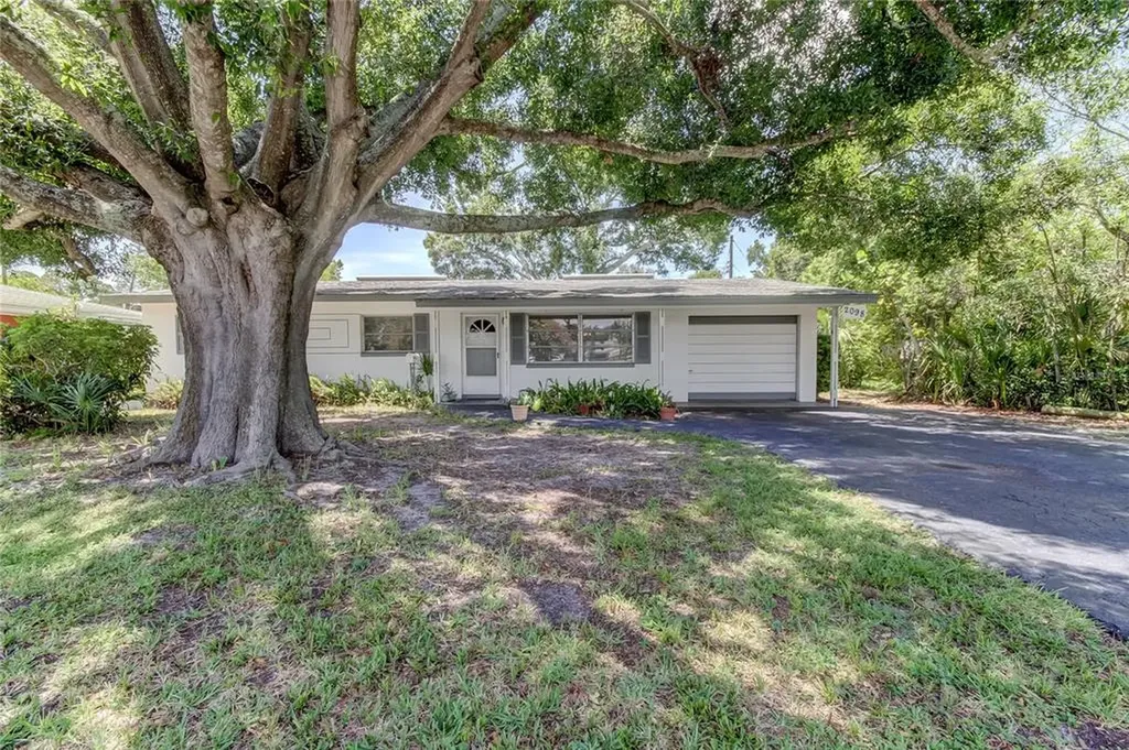 2098 62nd Terrace S St Petersburg FL 33712