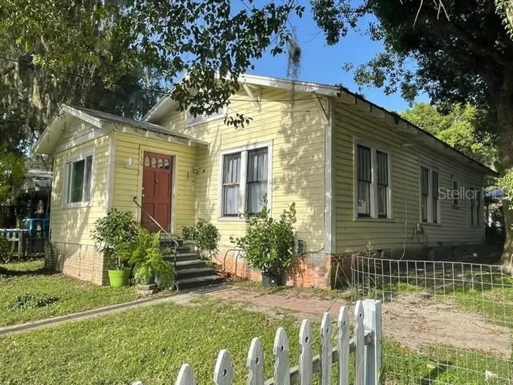 110 S Chester Street Leesburg FL 34748