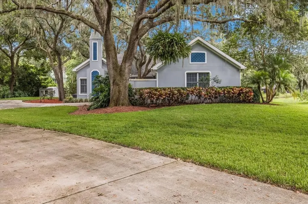 7309 Oak Run Lane Sarasota FL 34243