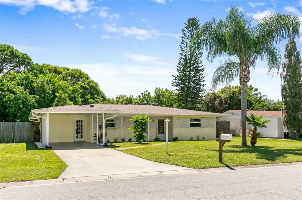 7452 Cass Circle Sarasota FL 34231