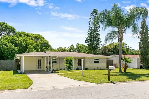 7452 Cass Circle Sarasota FL 34231