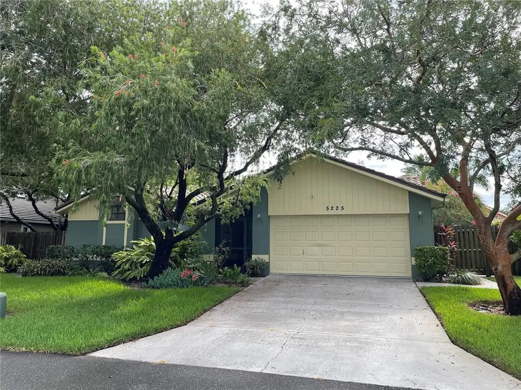 5225 Venice Way NE St Petersburg FL 33703