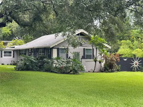 3209 68th Avenue N St Petersburg FL 33702