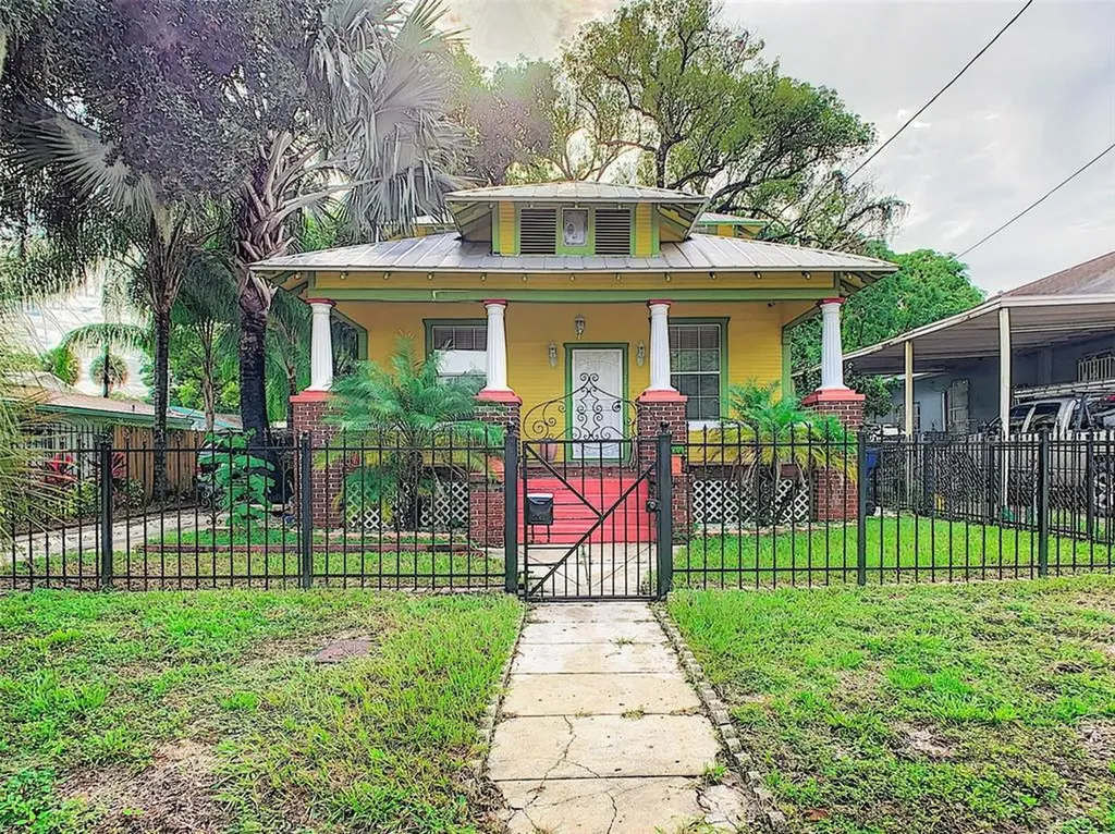 2827 N Taliaferro Avenue Tampa FL 33602