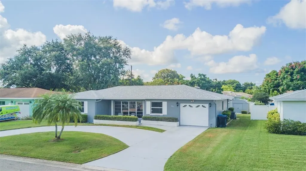 3932 28th Avenue N St Petersburg FL 33713