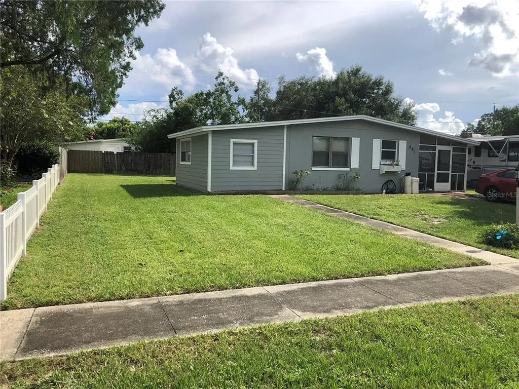 881 Radcliff Street Deltona FL 32725