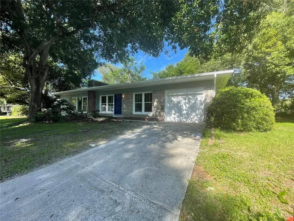 207 W Magnolia Street Clermont FL 34711