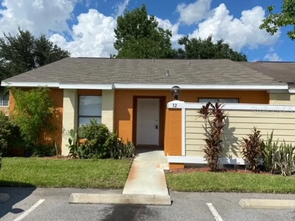 32 Silver Swan Court Kissimmee FL 34743