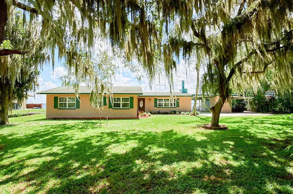 4143 Chambers Street Lake Wales FL 33898