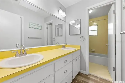 4706 NW 42nd Street Gainesville FL 32606