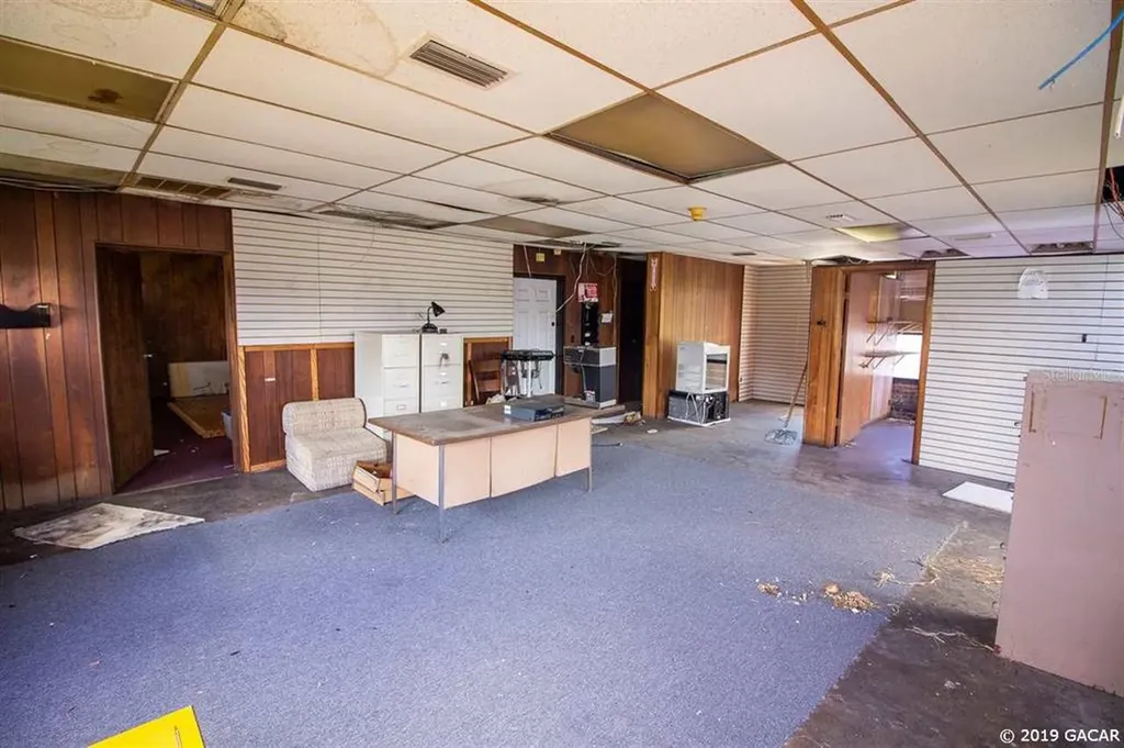 12688 S Highway 301 S Hampton FL 32044