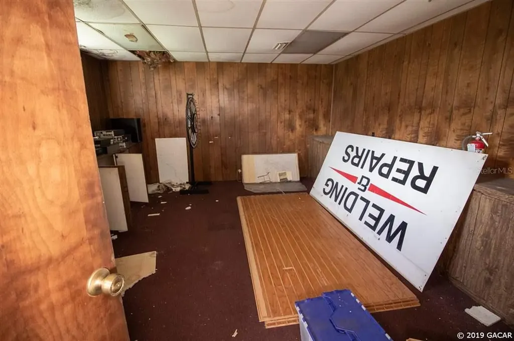 12688 S Highway 301 S Hampton FL 32044