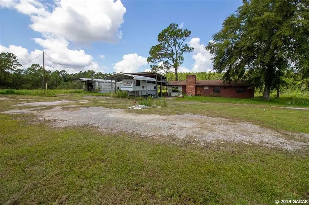 12688 S Highway 301 S Hampton FL 32044