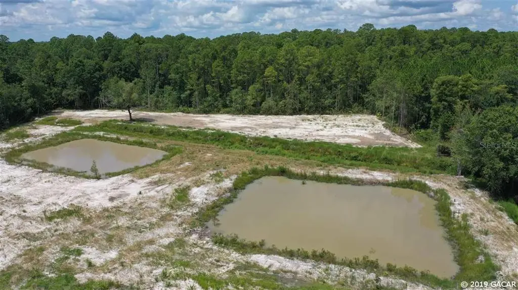 12688 S Highway 301 S Hampton FL 32044