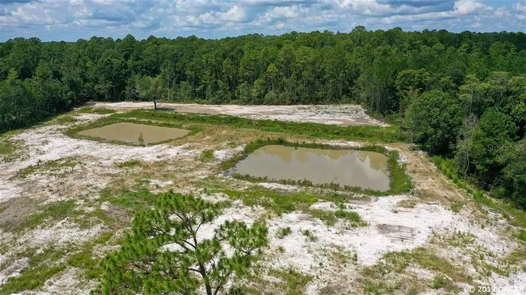 12688 S Highway 301 S Hampton FL 32044