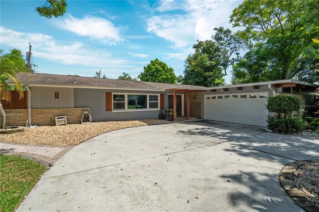 1824 Southwood Lane Clearwater FL 33764