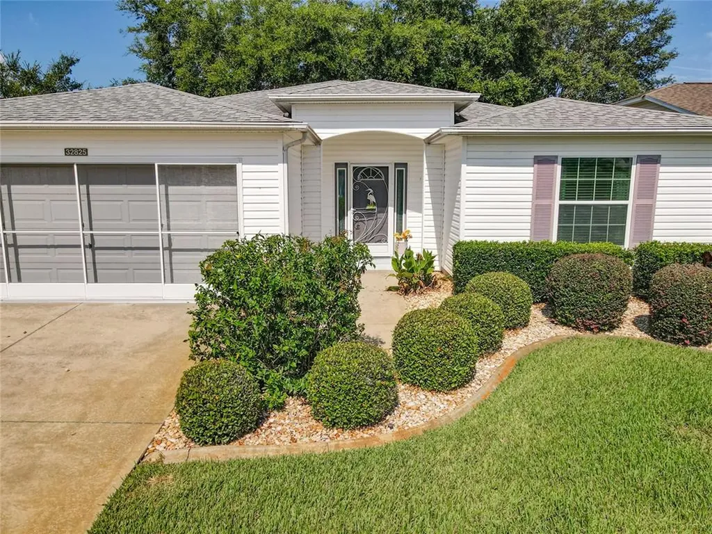 32825 Crooked Oaks Lane Leesburg FL 34748