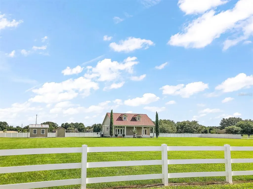 4518 County Road 128 Wildwood FL 34785