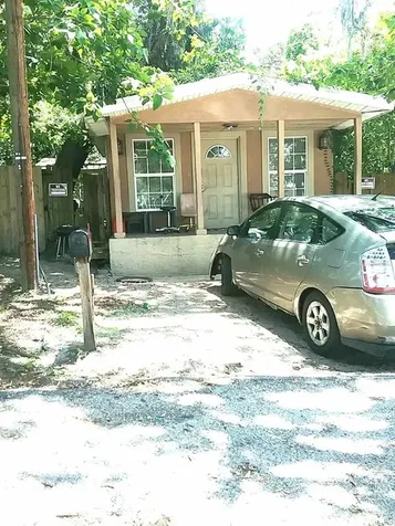 8615 N 9th Street Tampa FL 33604