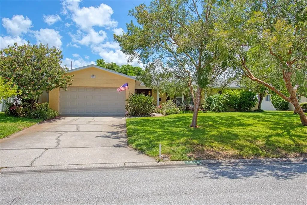 1374 51st Avenue NE St Petersburg FL 33703