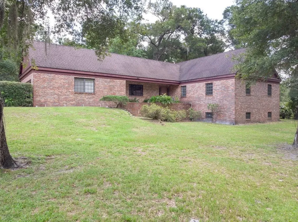 1535 Grand Avenue Deland FL 32720