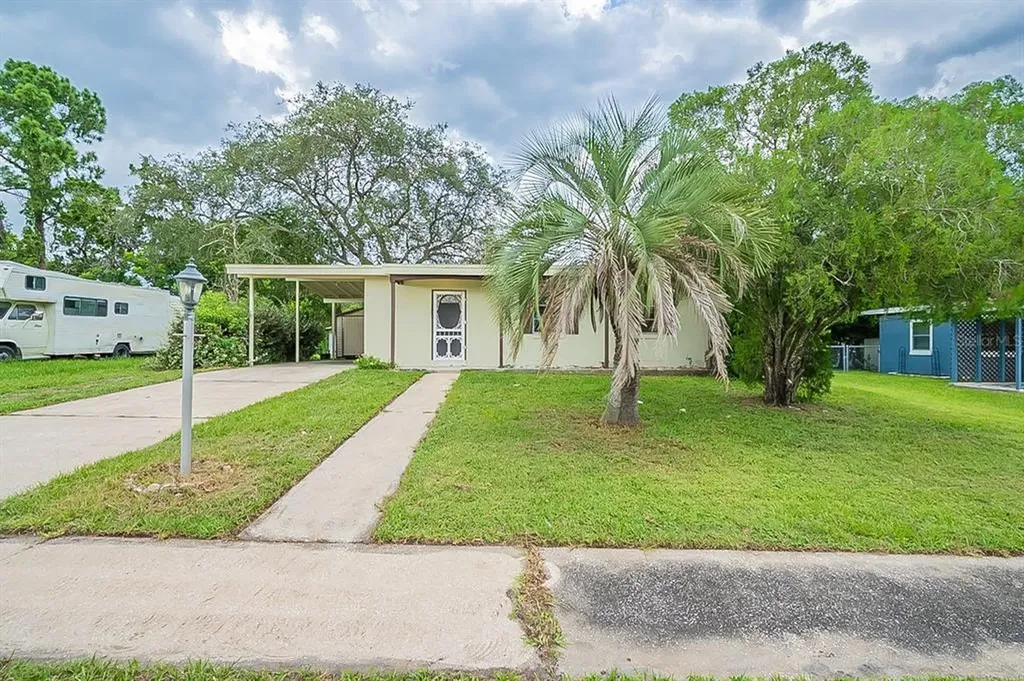 897 W Village Drive Deltona FL 32725