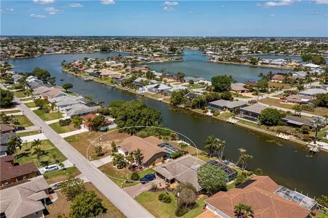 1117 SE 4th Street Cape Coral FL 33990