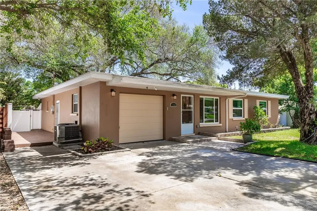 1309 S Betty Lane Clearwater FL 33756