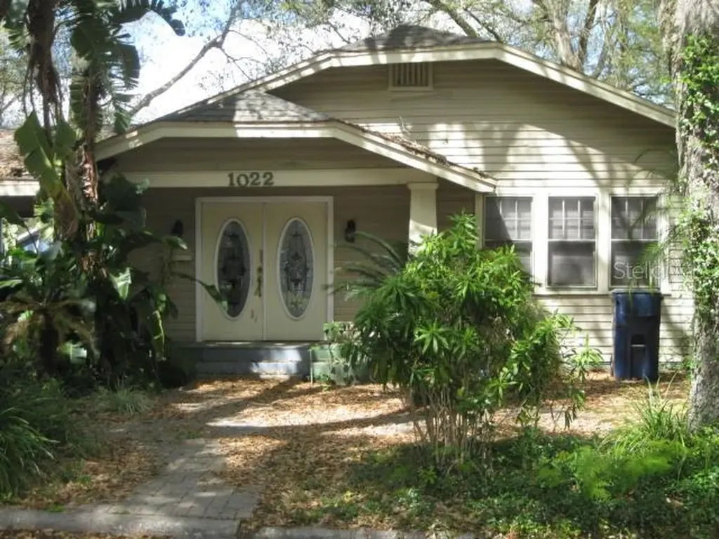 1022 E Crenshaw Street Tampa FL 33604