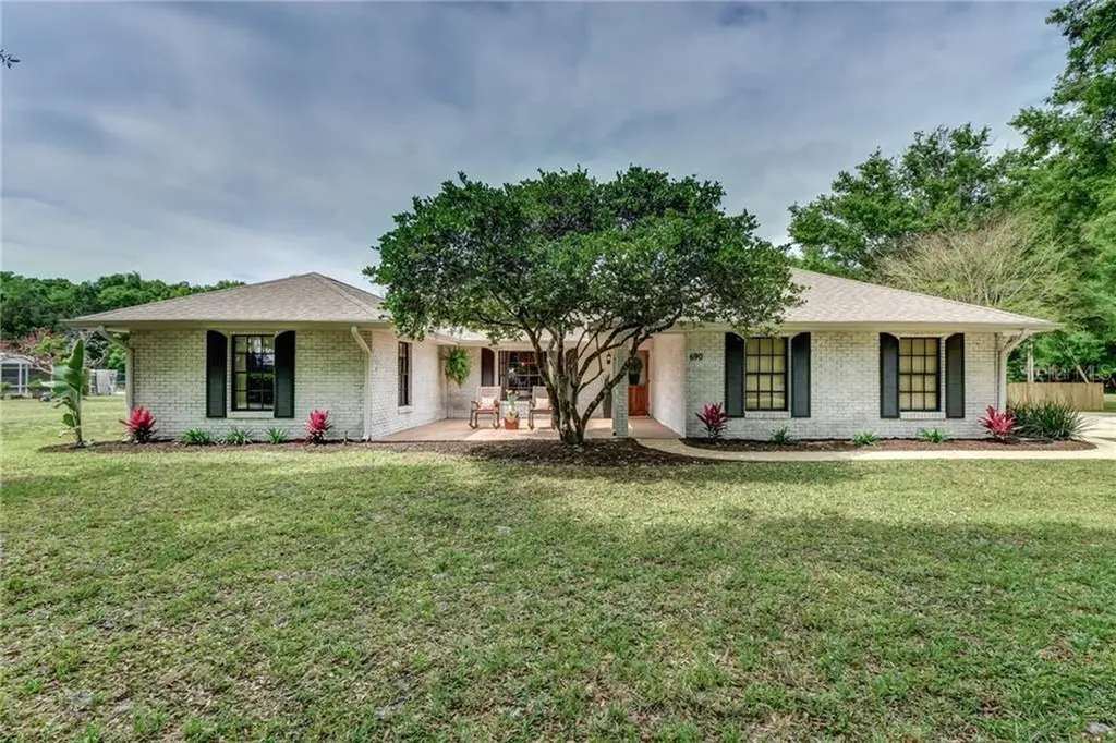 690 Forest Lane Deland FL 32724