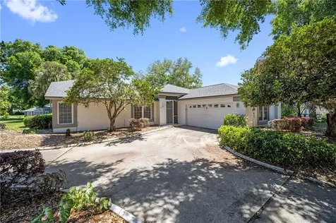 39100 Treeline Drive Lady Lake FL 32159