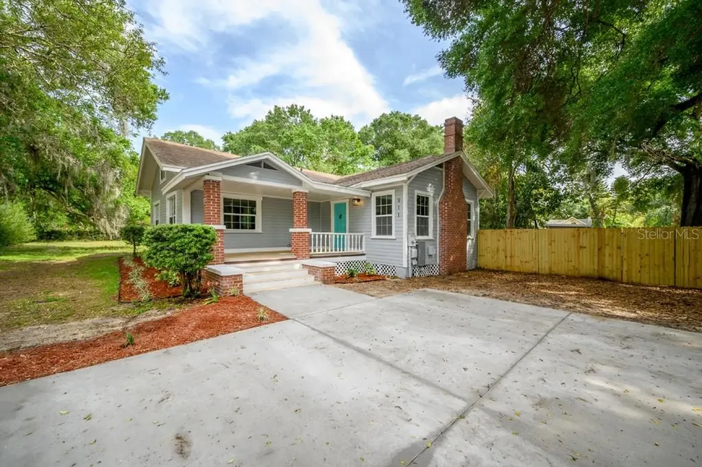 911 E Knollwood Street Tampa FL 33604