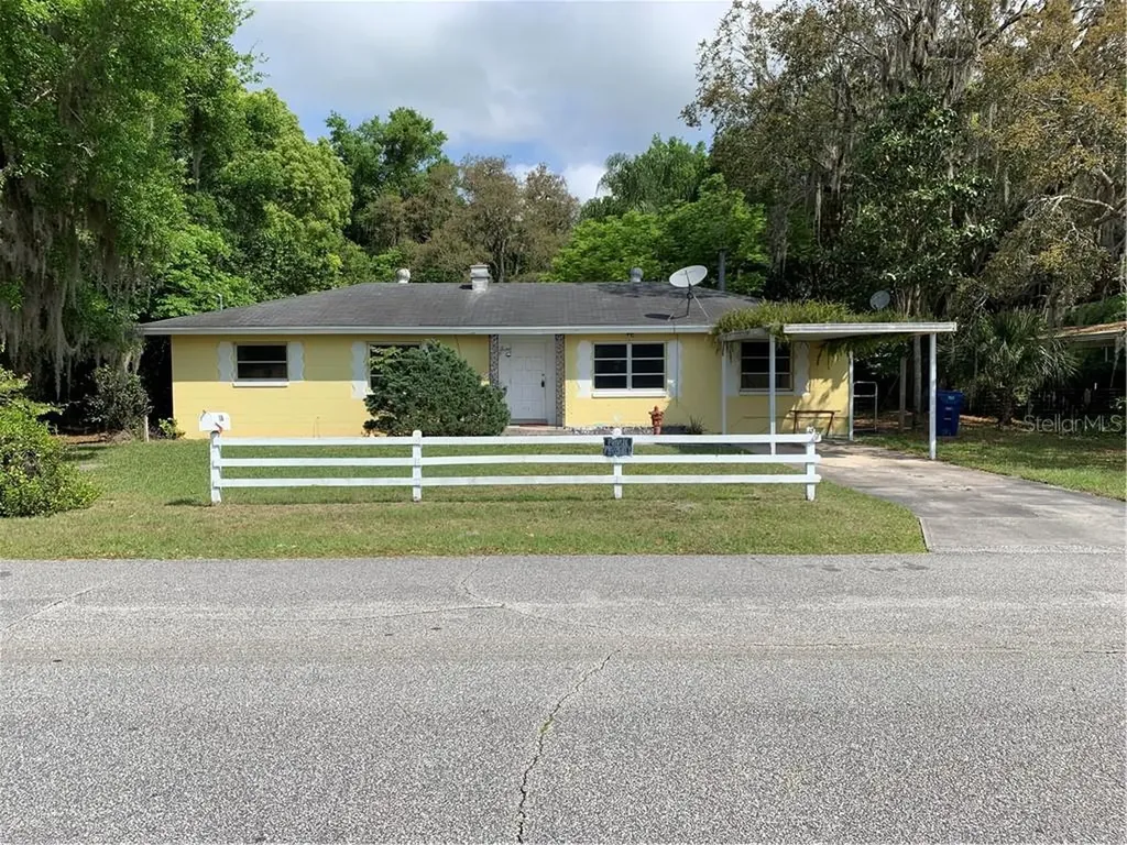 118 E 1st Avenue Pierson FL 32180