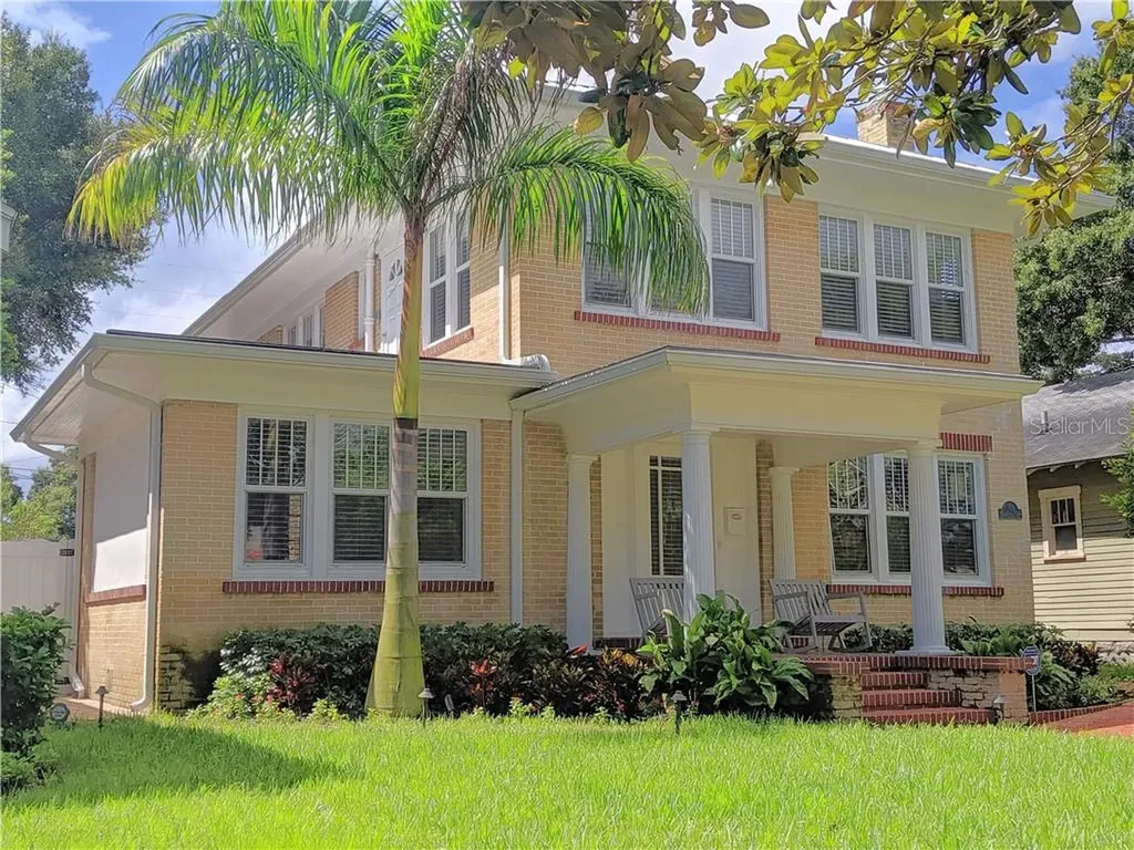 308 12th Avenue N St Petersburg FL 33701