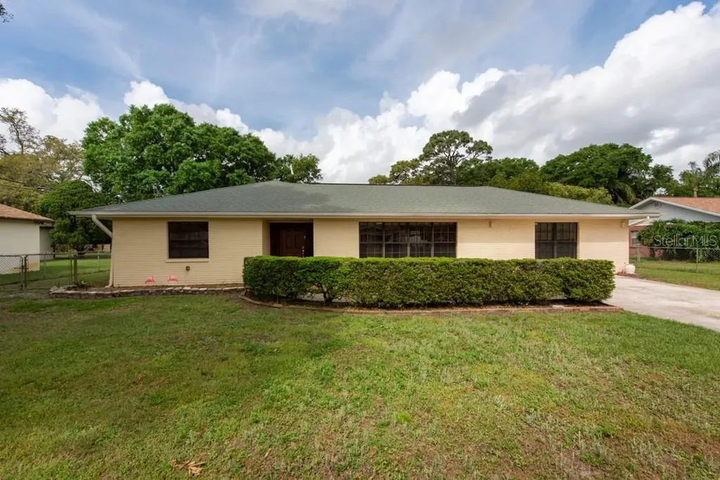 8518 Claonia Street Tampa FL 33614