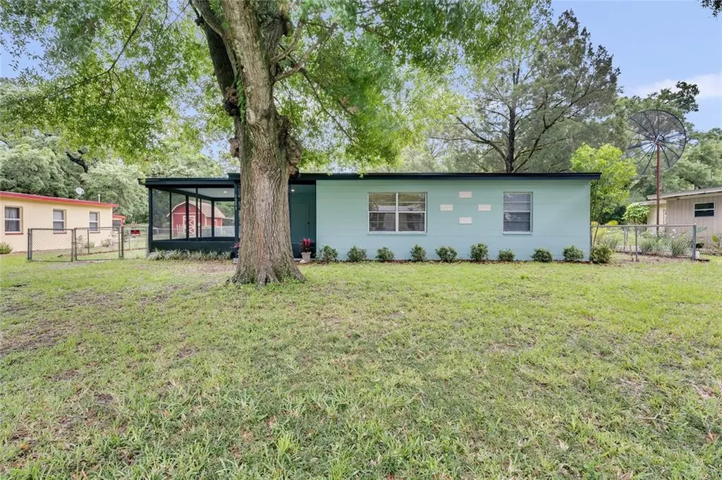 5293 Vance Avenue Orlando FL 32810