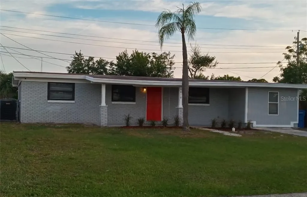 6810 W Paris Street Tampa FL 33634