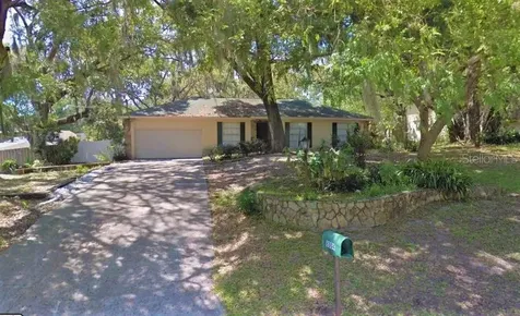 8304 N River Oaks Court Tampa FL 33617