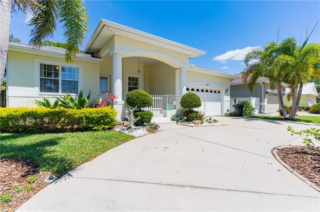 147 47th Avenue N St Petersburg FL 33703