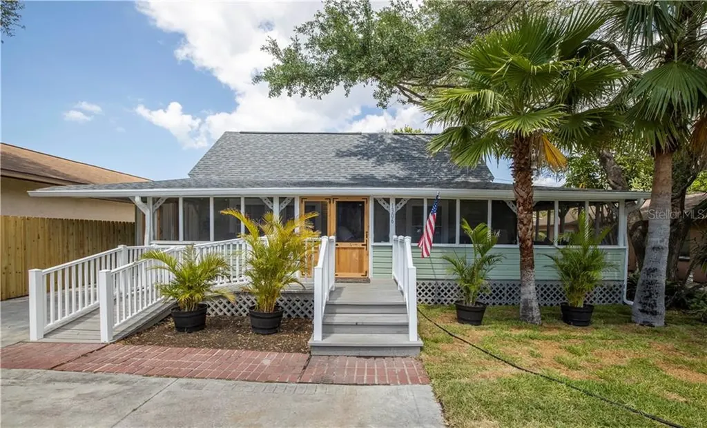 1306 Lakeview Road Clearwater FL 33756