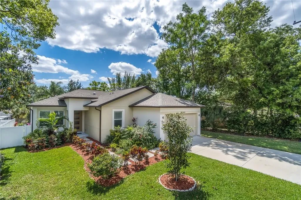 10405 Newport Circle Tampa FL 33612