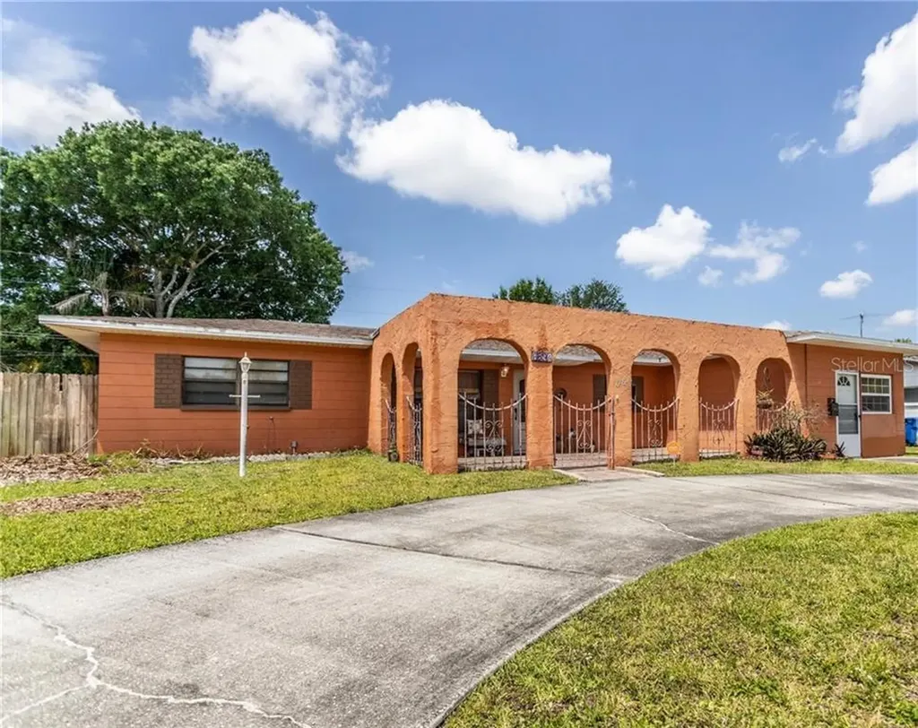 6534 18th Way N St Petersburg FL 33702